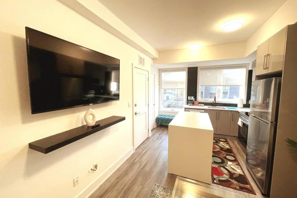 Exquisite, Bright & Modern Condo. Niagara Falls Luaran gambar