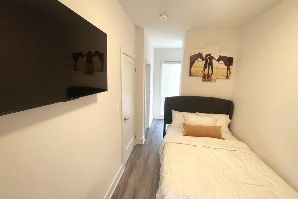Exquisite, Bright & Modern Condo. Niagara Falls Luaran gambar